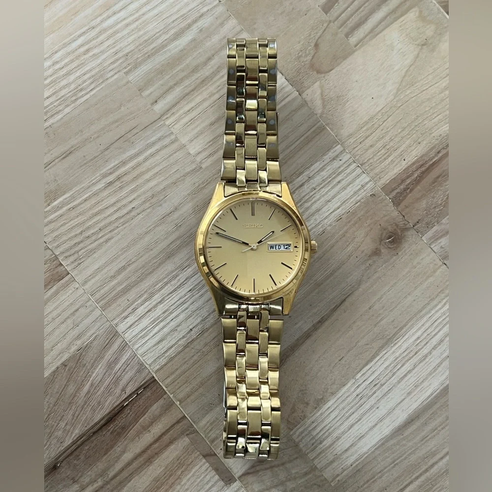Seiko Vintage Men’s Watch Gold-Tone Dial Bracelet Markers Day Date Windows